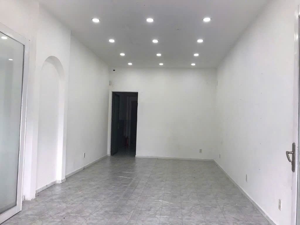 Nhà thuê tại Đường Nguyễn Chí Thanh, Quận 10